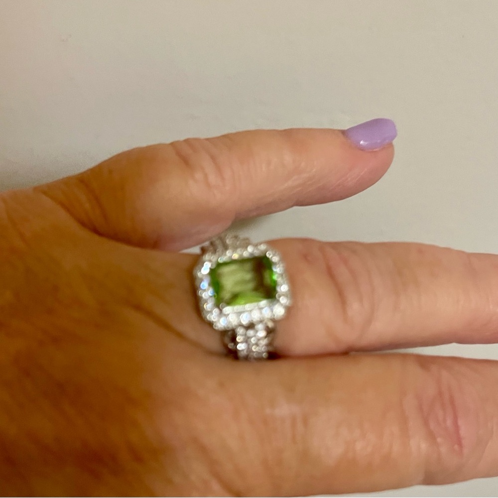 🔥2/$24 or 3/$30🔥Vintage Green Square cubic ziconia ring - Picture 3 of 9